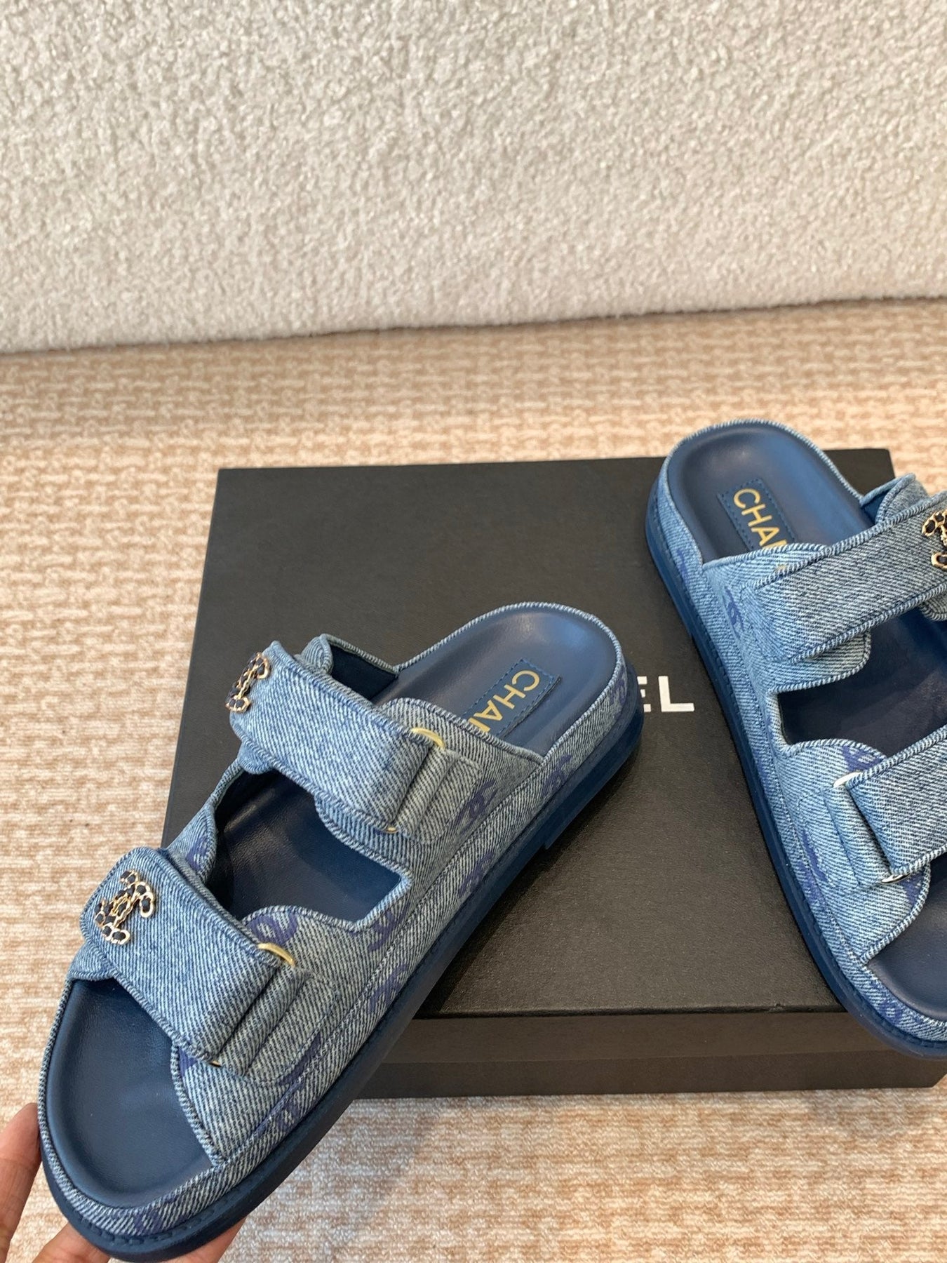 DAD SANDAL IN CLASSIC BLUE DENIM FABRIC MULE