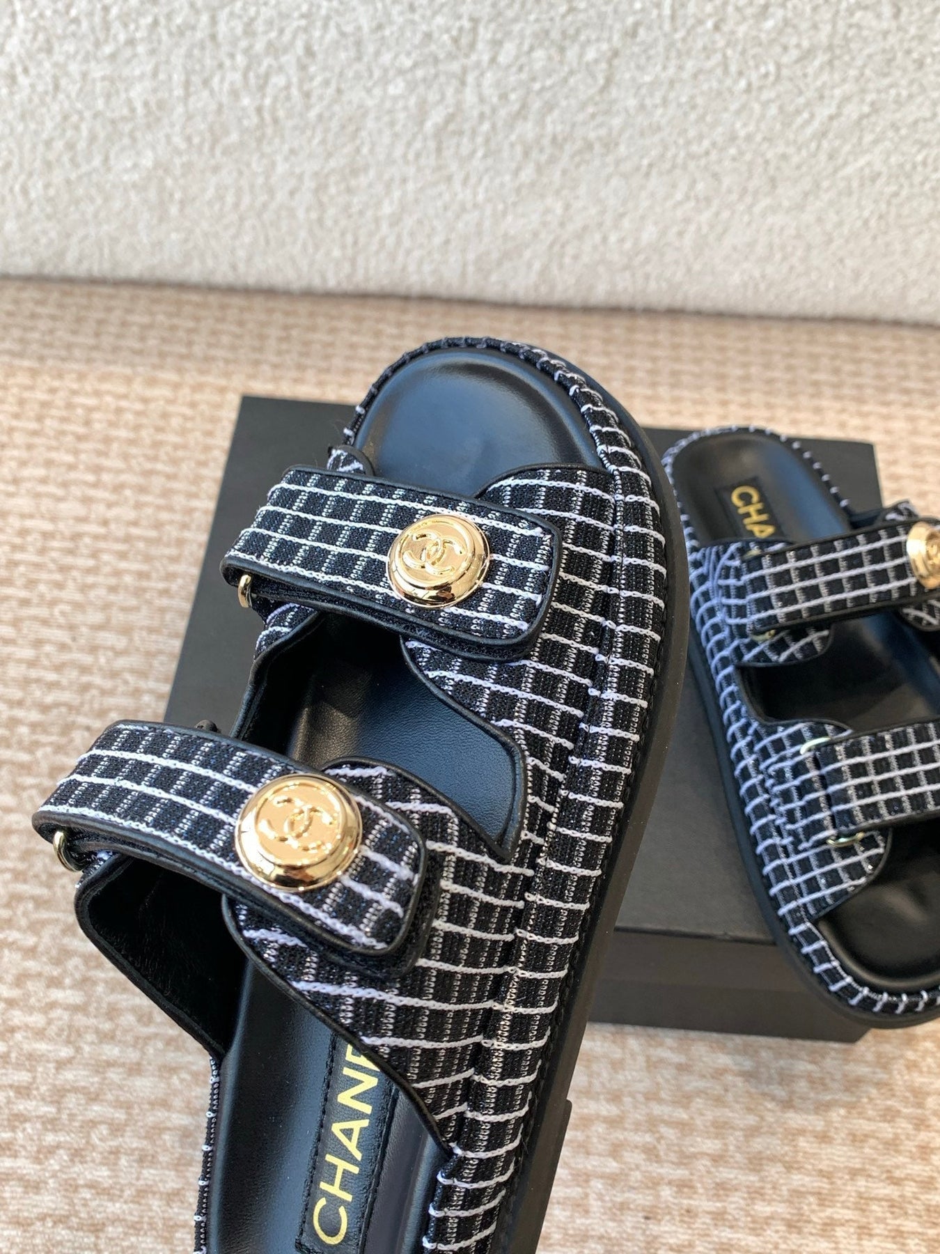 DAD SANDAL IN BLACK MIX WHITE DENIM FABRIC MULE