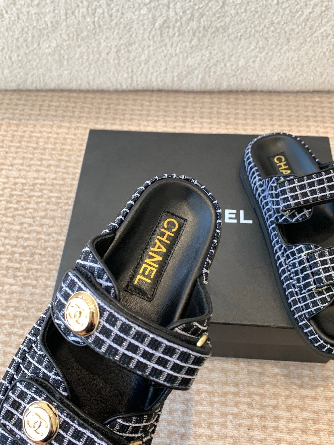 DAD SANDAL IN BLACK MIX WHITE DENIM FABRIC MULE