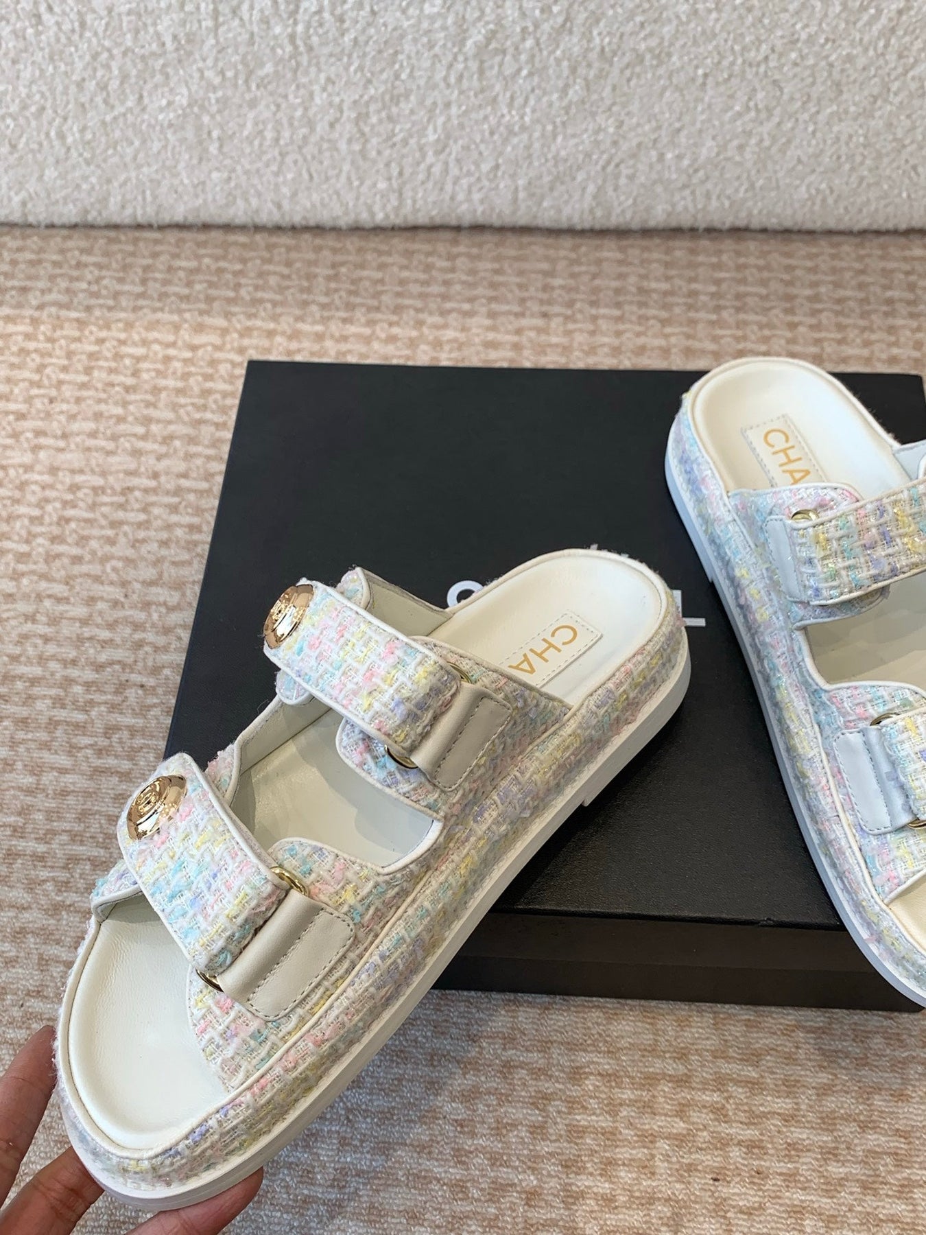 DAD SANDAL IN WHITE FABRIC WITH SEQUINS MULE