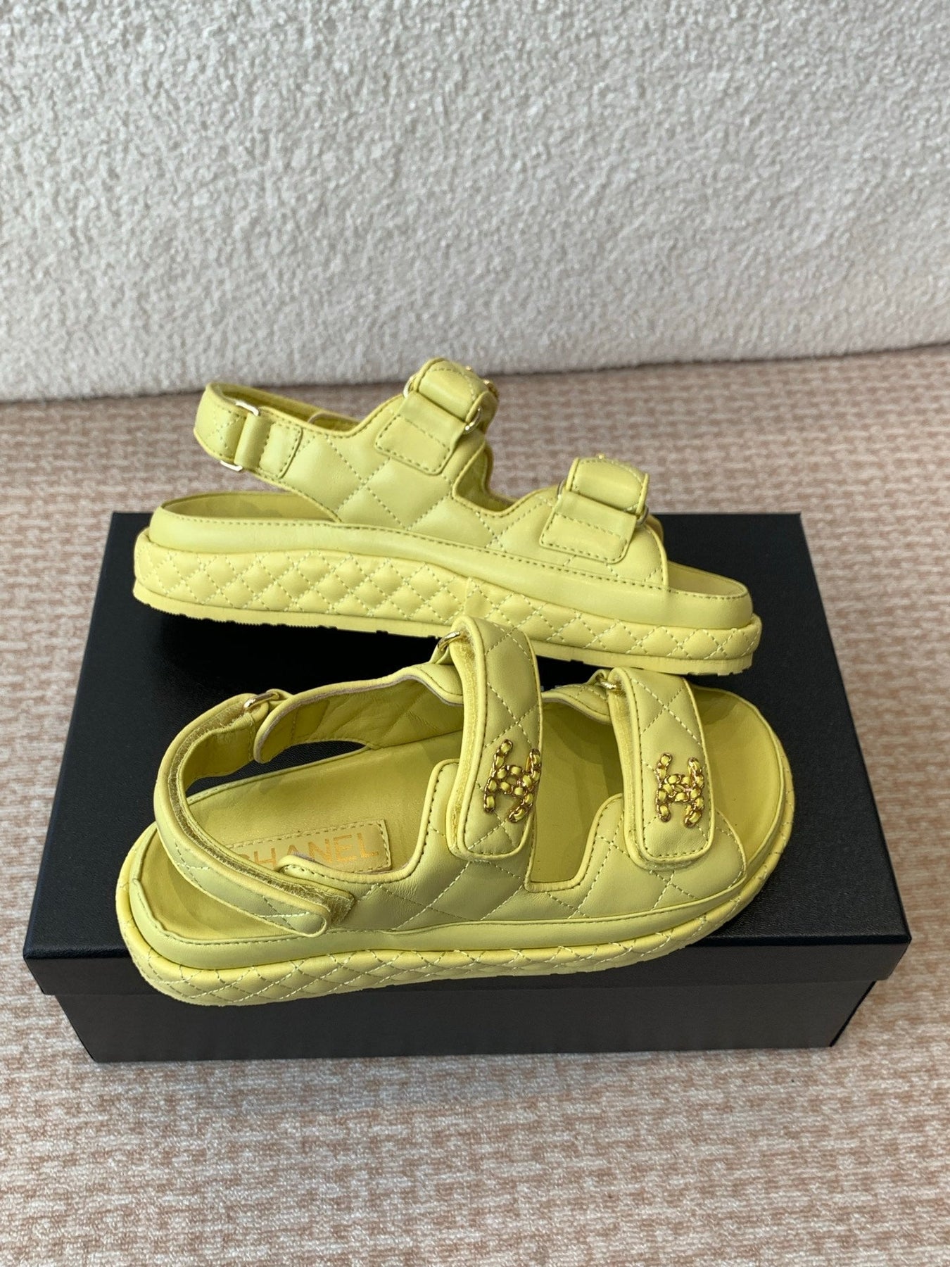 DAD SANDAL IN LEMON YELLOW CALFSKIN