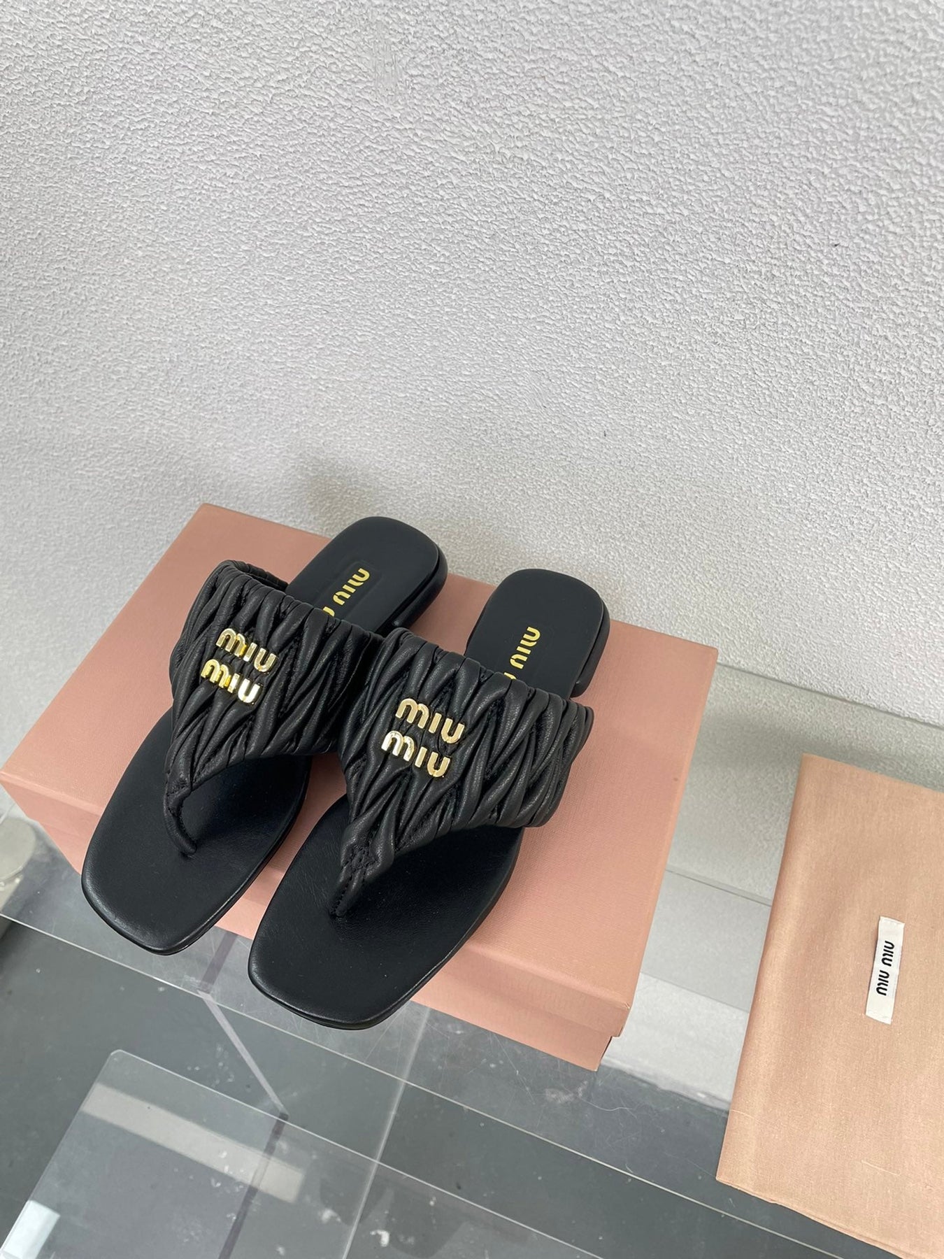 Flip-Flops Black Color Leather Stylized