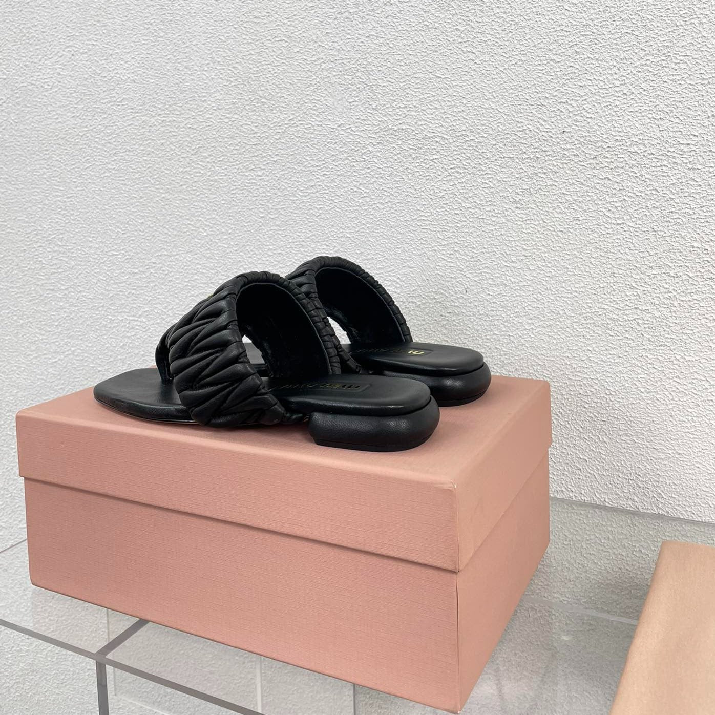 Flip-Flops Black Color Leather Stylized