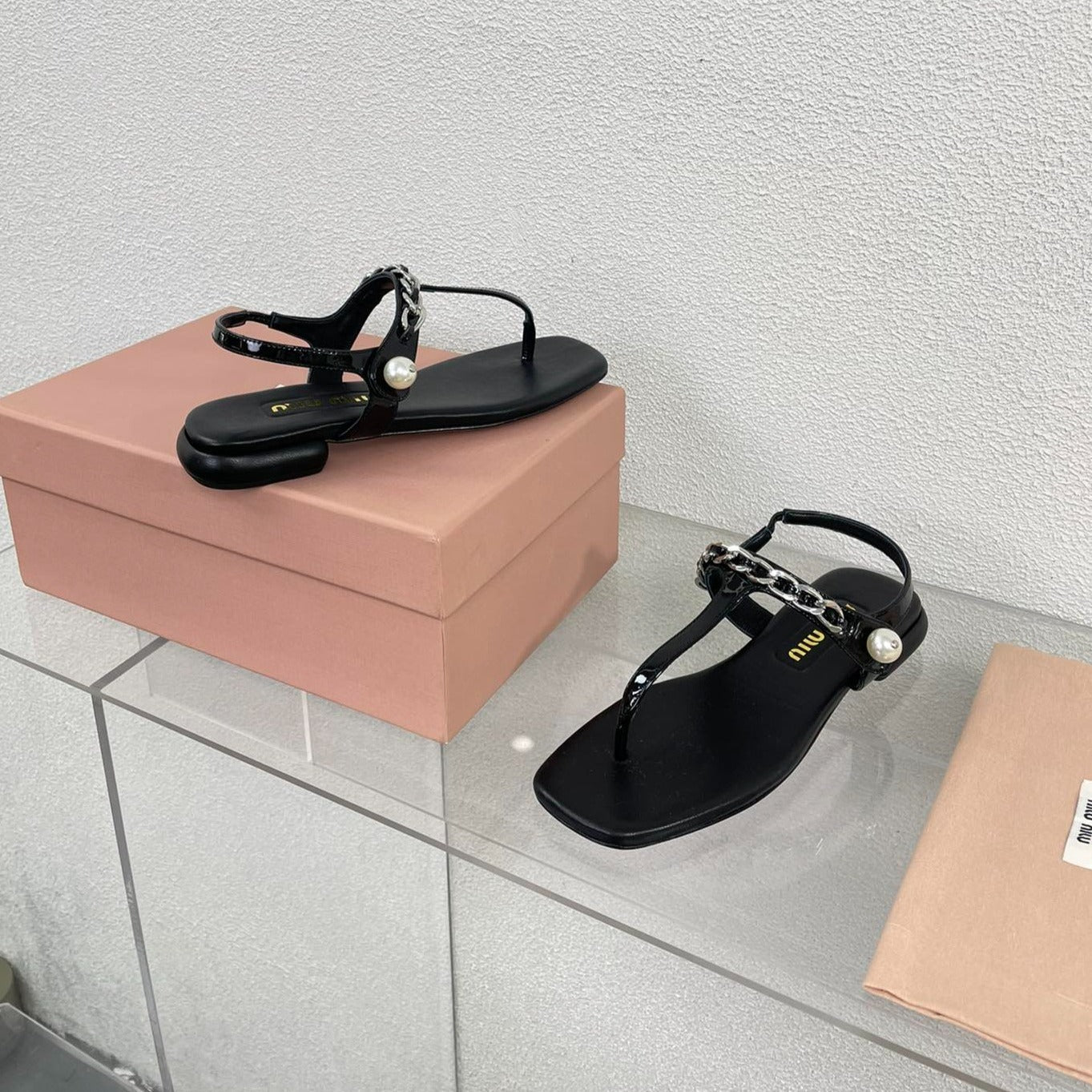 Pearl Chain Flip-Flops Black Color Leather