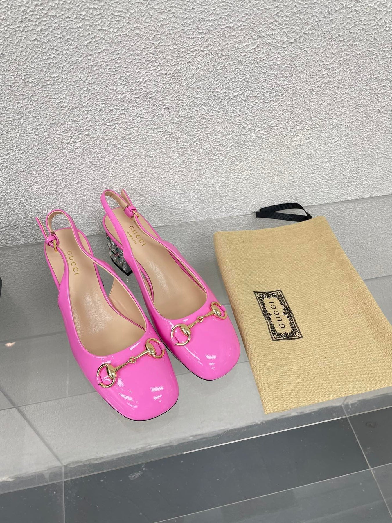 GG WOMEN'S HORSEBIT SLINGBACK IN FUSCIA PINK CALFSKIN WITH RHINSTONES
