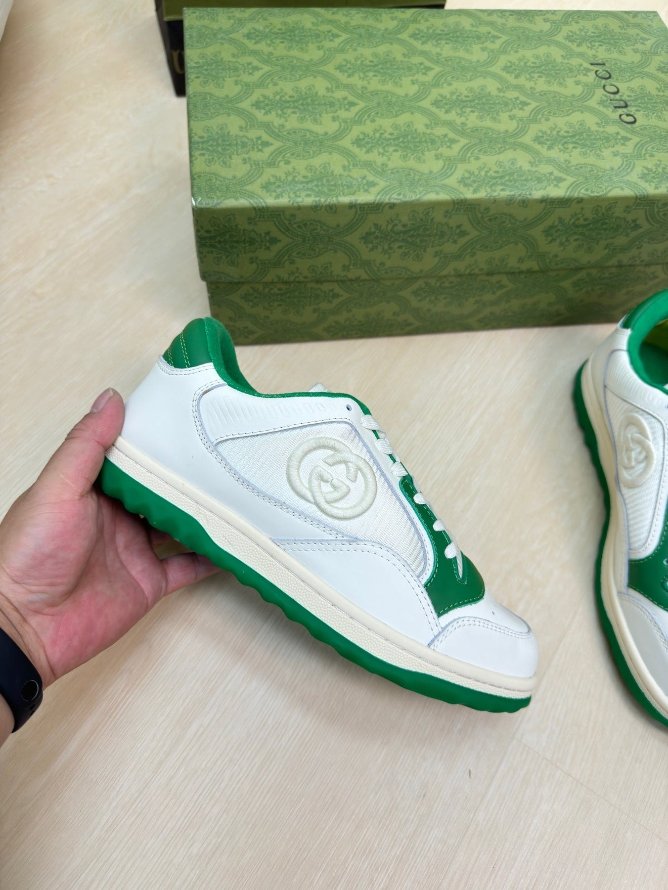 GG INTERLOCKING G SNEAKER WHITE GREEN CALFSKIN AND FABRIC