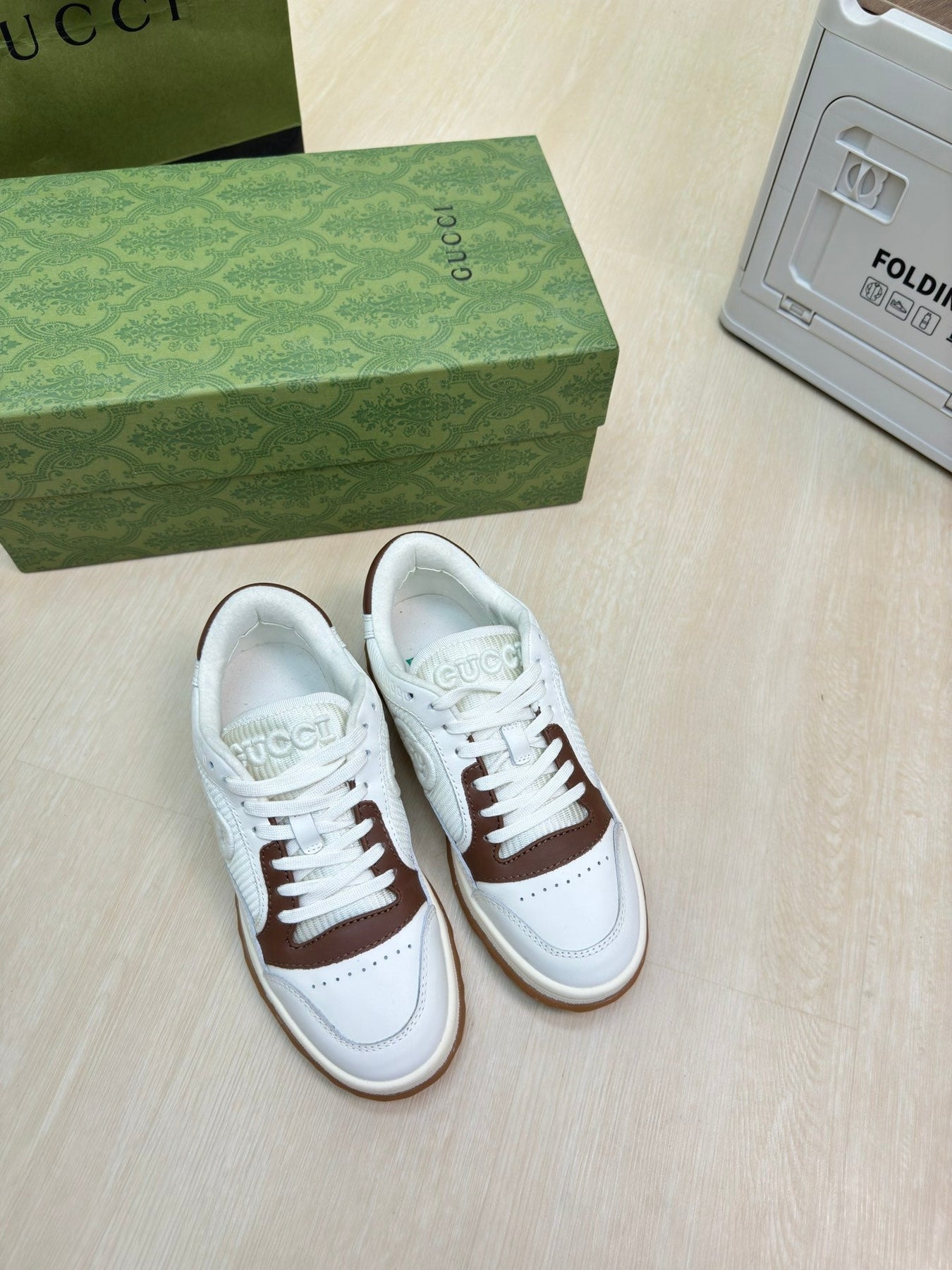 GG INTERLOCKING G SNEAKER WHITE BROWN CALFSKIN AND FABRIC