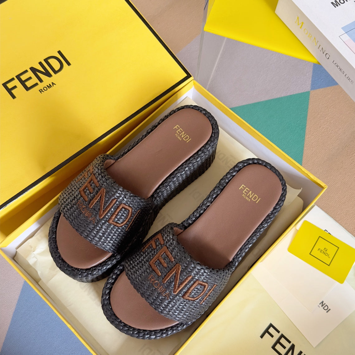 FENDI PLATFORM WEDGES IN BLACK MIX CHOCOLATE BROWN RAFFIA