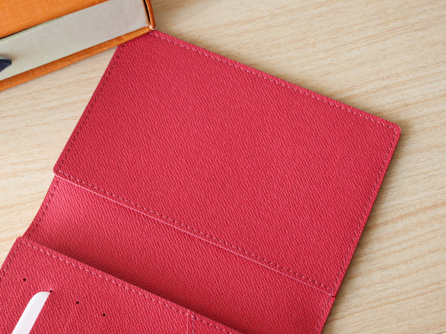 DOLL PASSPORT WALLET IN WHITE MIX COLORFUL CALFSKIN