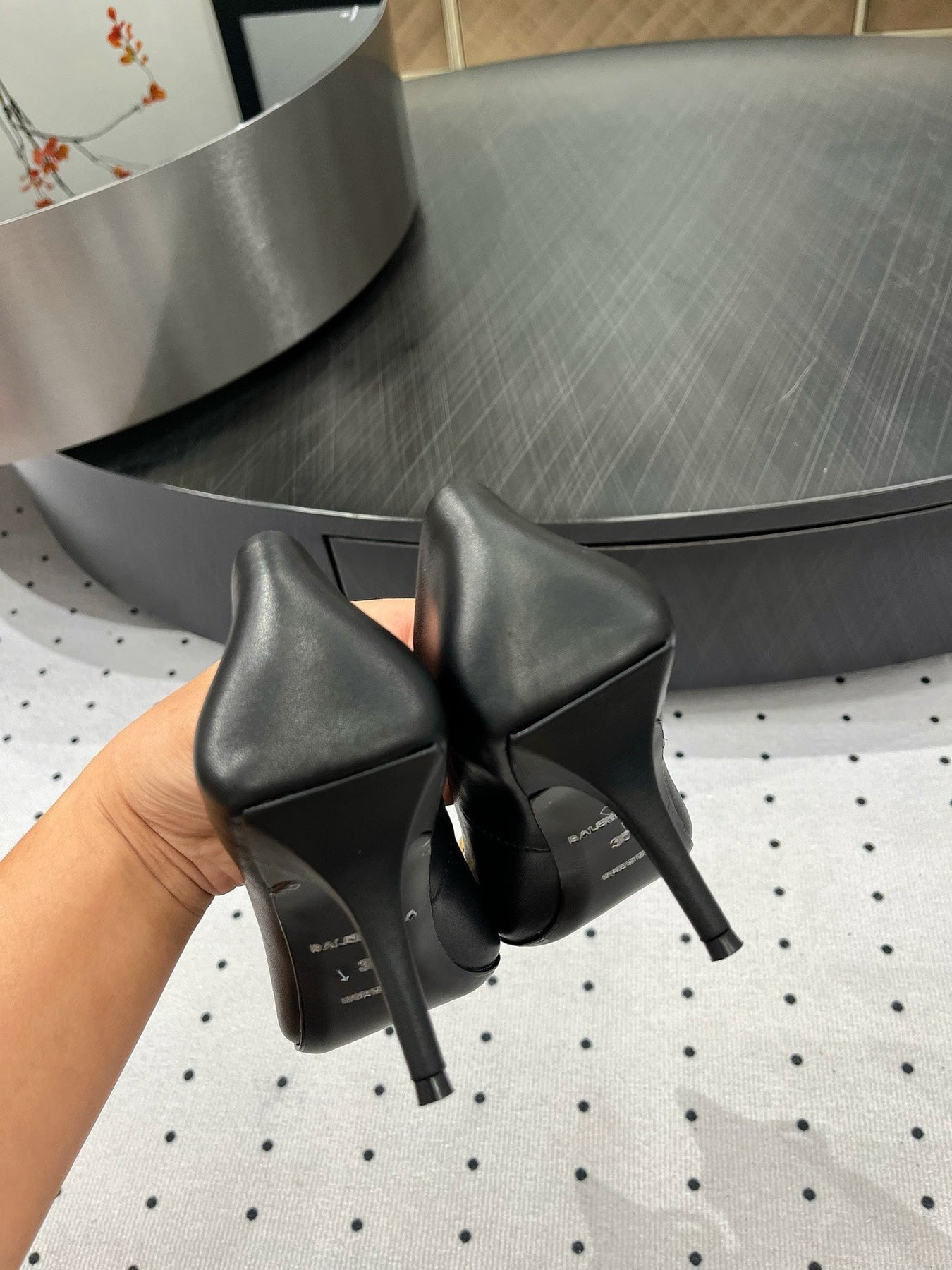 HEELED PUMPS 65 MM IN BLACK SMOOTH LAMBSKIN GOLD HARDWARE