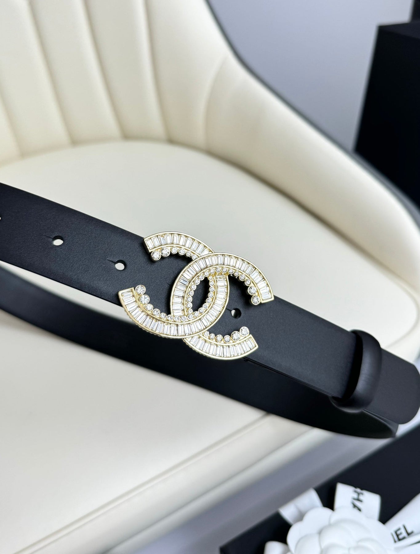 CC BELT 30MM IN BLACK SMOOTH CALFSKIN GOLD HARDWARE ATTACH RHINSTONE