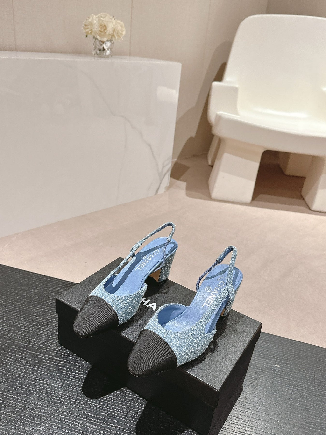 HIGH SLINGBACKS IN LIGHT BLUE DENIM AND BLACK SATIN