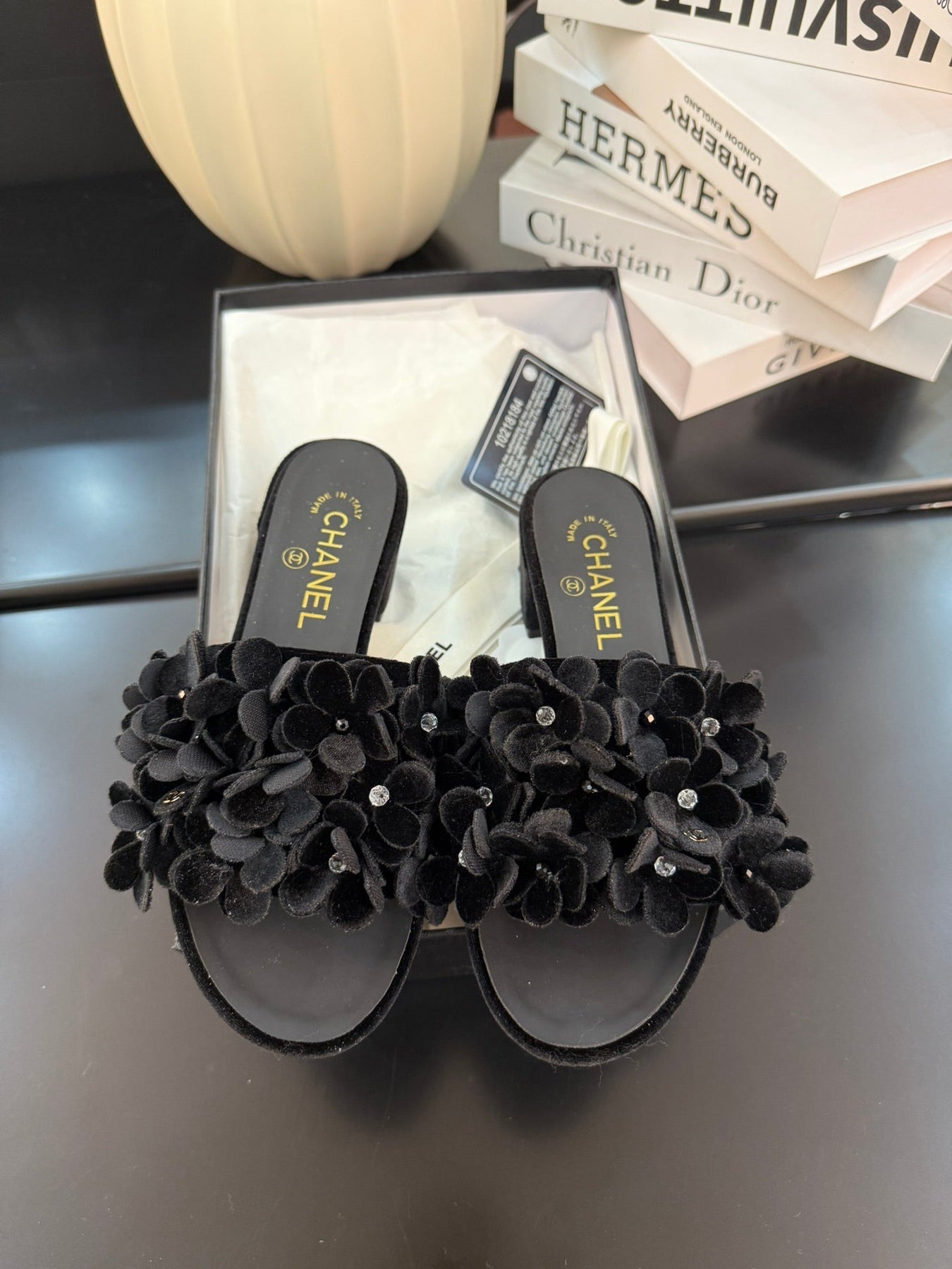 MID HEEL 45 MM MULE IN BLACK VELVET