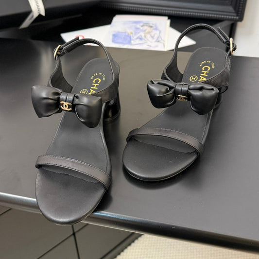 MID HEEL 45 MM SANDALS IN BLACK CALFSKIN