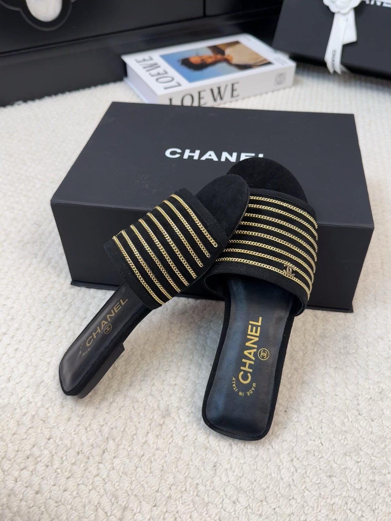 FLAT SLIDE IN BLACK SUEDE WITH GOLD CRYSTALS