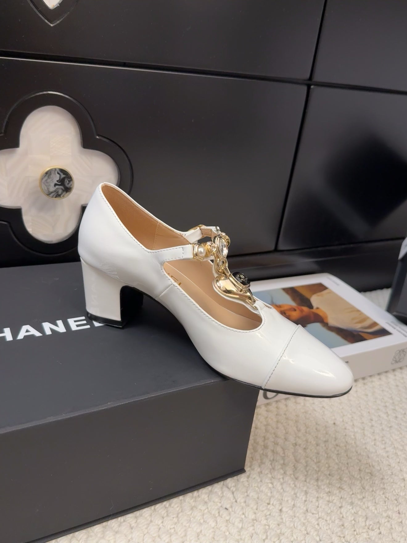 MARY JANE SHOES IN WHITE PATENT CALFSKIN 55 MM