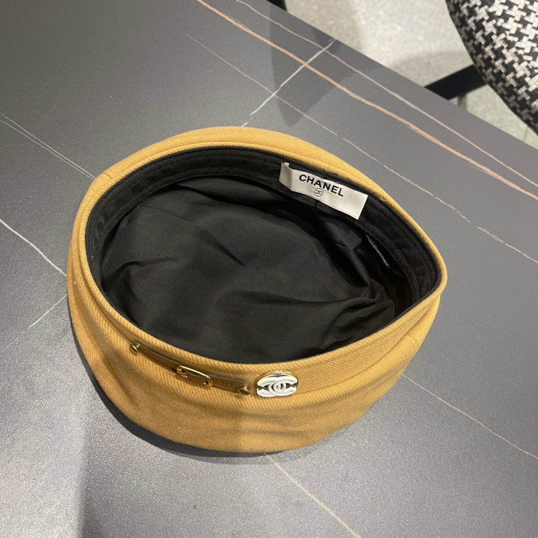 BERET HAT IN PEANUT BROWN FABRIC 419383