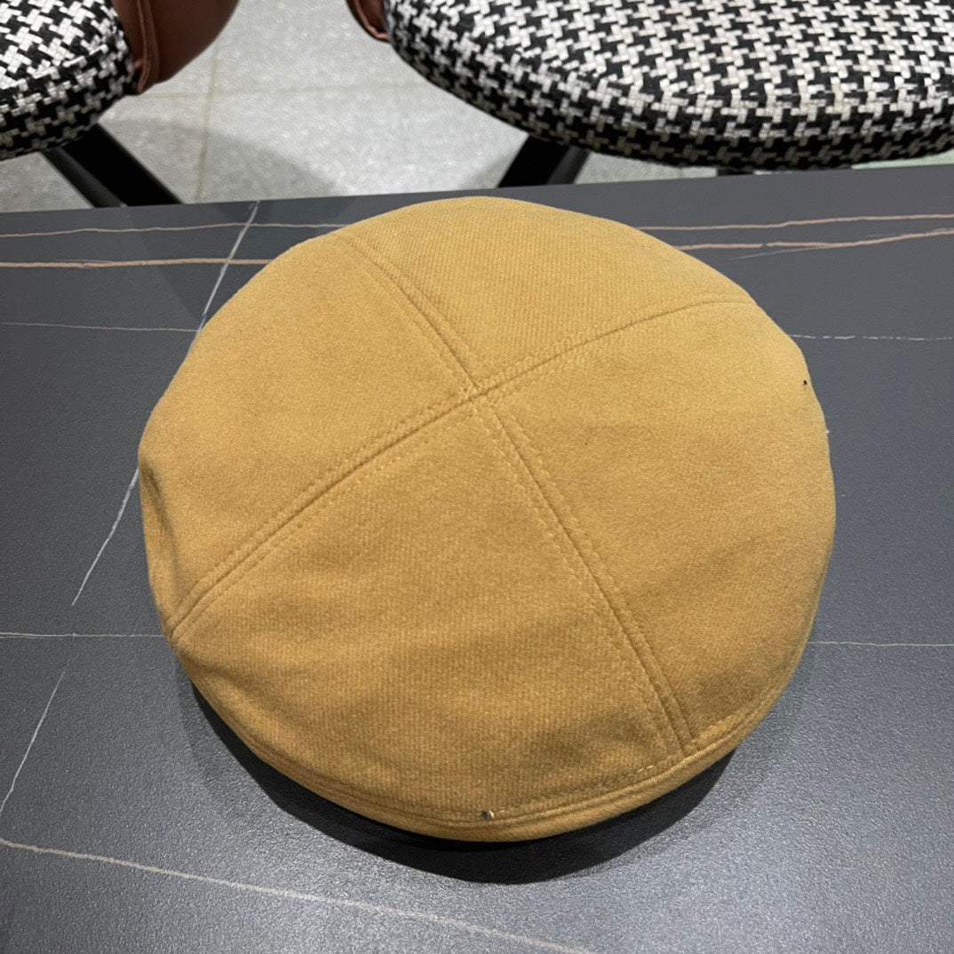 BERET HAT IN PEANUT BROWN FABRIC 419383