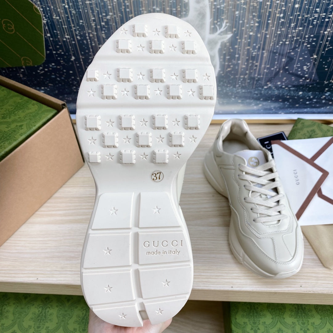 GG COUPLE TRAINER WHITE CALFSKIN WITH CAPYBARA ICON