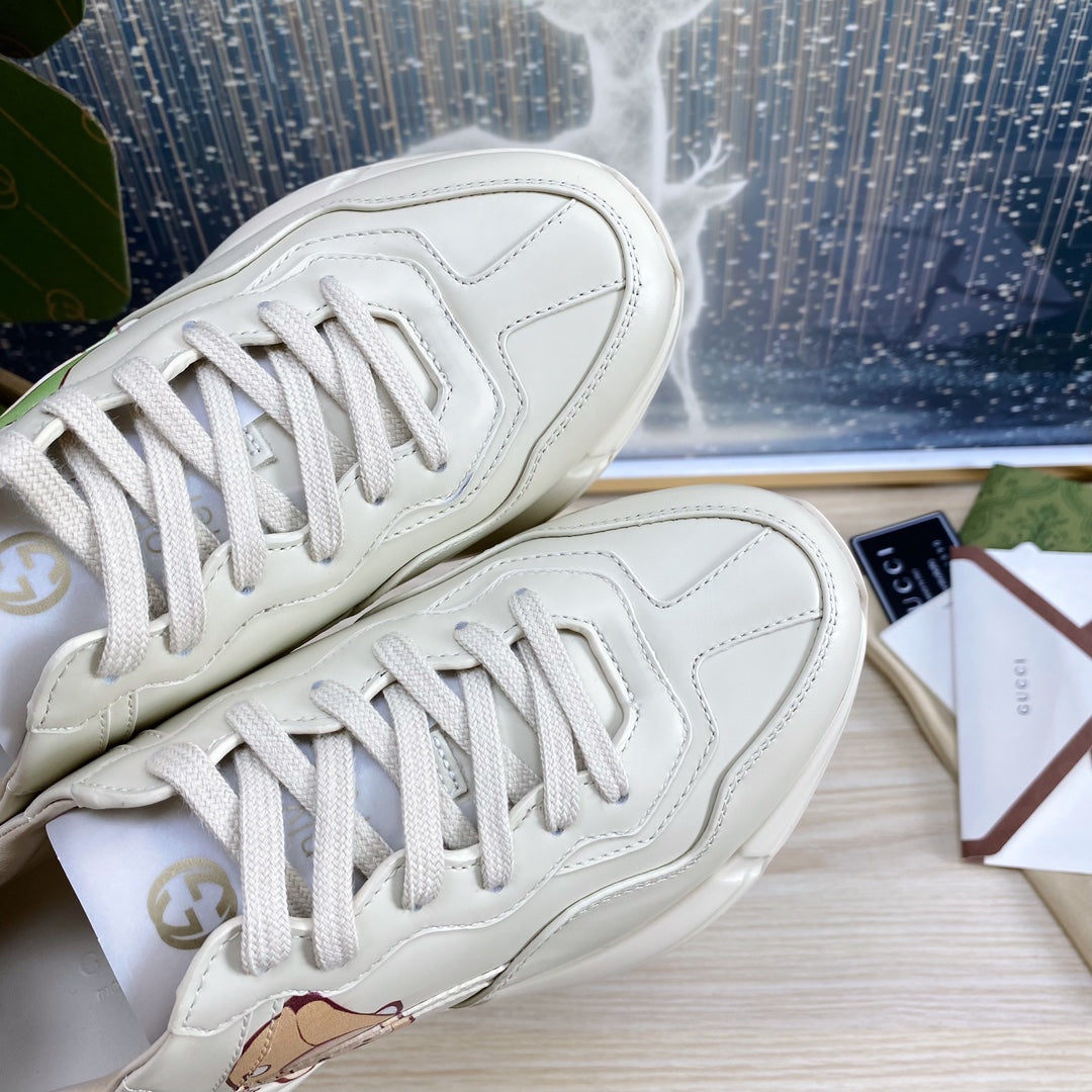 GG COUPLE TRAINER WHITE CALFSKIN WITH CAPYBARA ICON