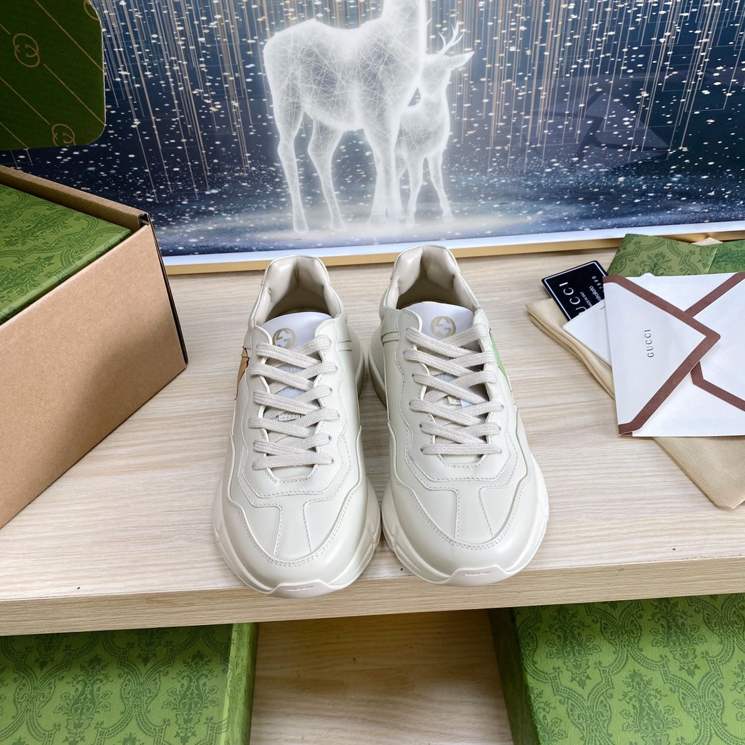 GG COUPLE TRAINER WHITE CALFSKIN WITH CAPYBARA ICON