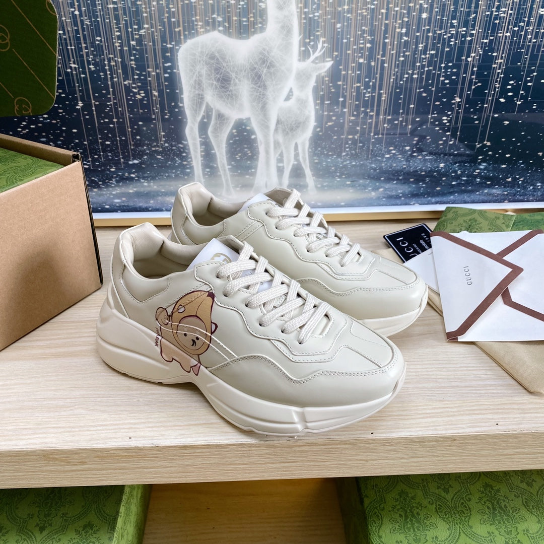 GG COUPLE TRAINER WHITE CALFSKIN WITH CAPYBARA ICON
