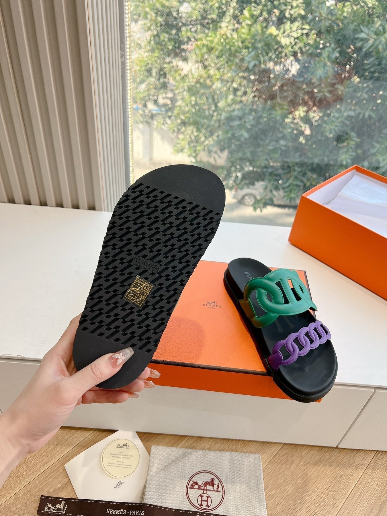 EXTRA SANDAL IN MEDIUM GREEN MIX VIOLET PURPLE CALFSKIN