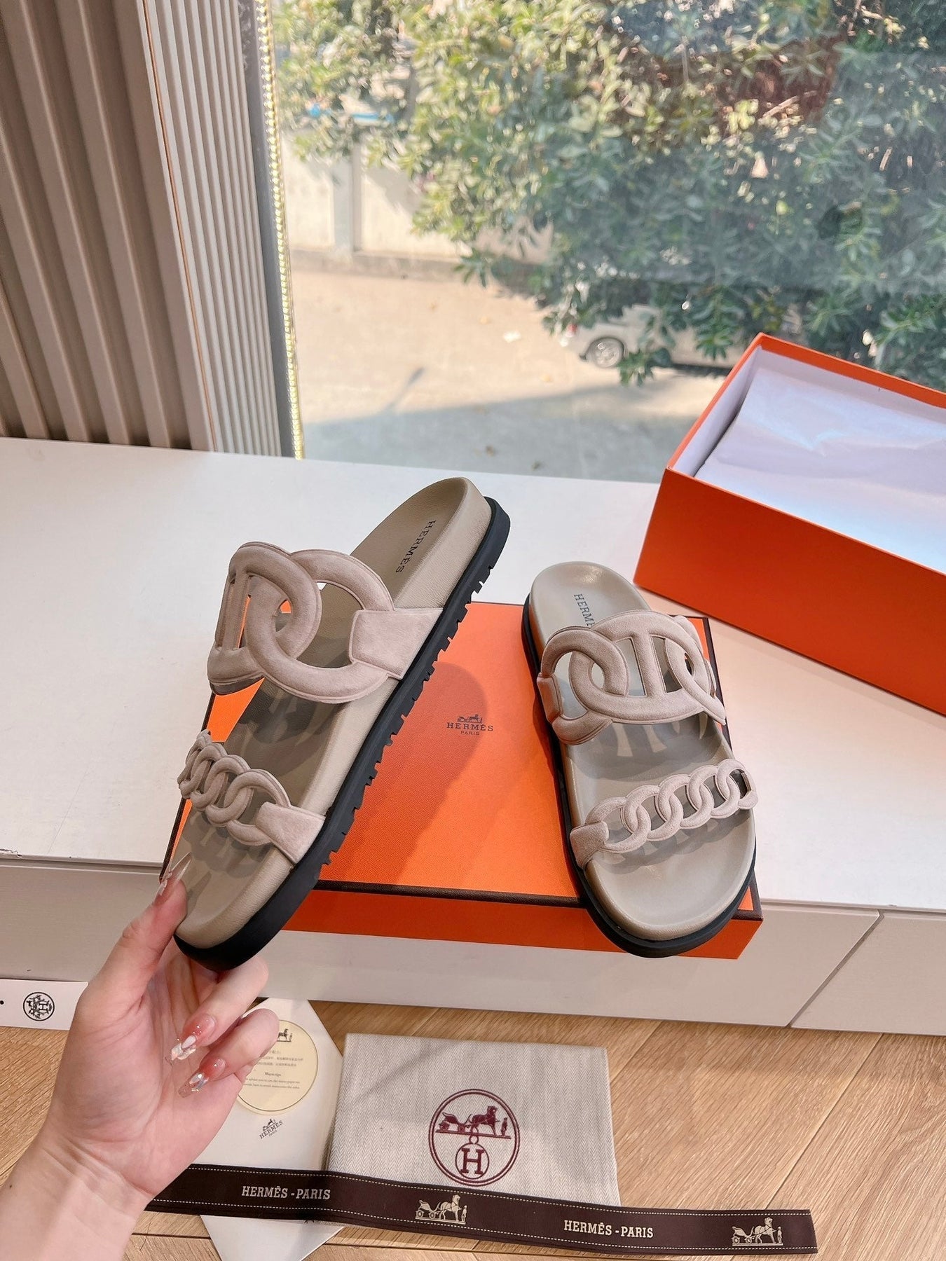 EXTRA SANDAL IN NUDE BEIGE CALFSKIN