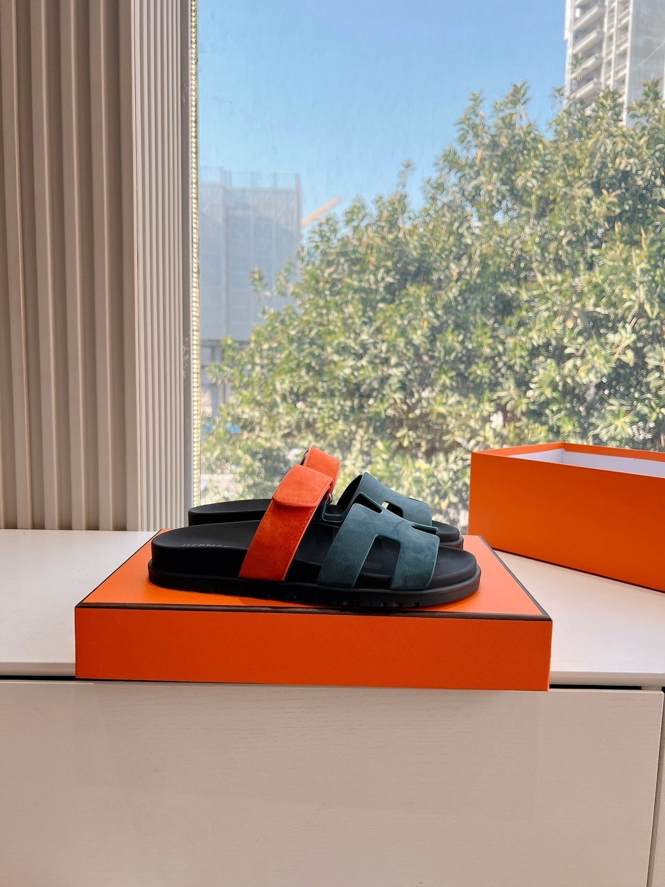 CHYPRE SANDAL IN TEAL GREEN MIX FIRE ORANGE SUEDE