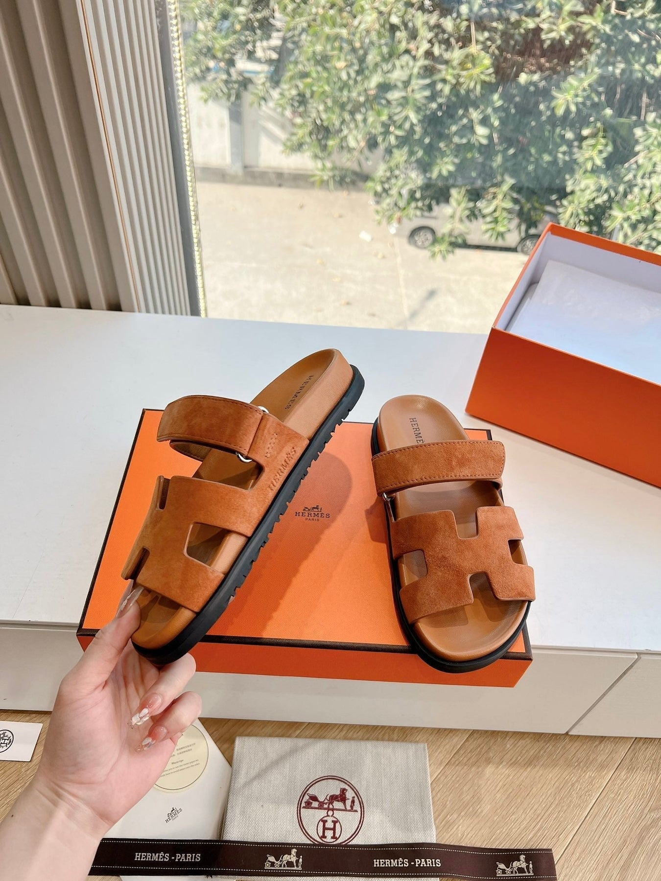 CHYPRE SANDAL IN VIVID ORANGE SUEDE