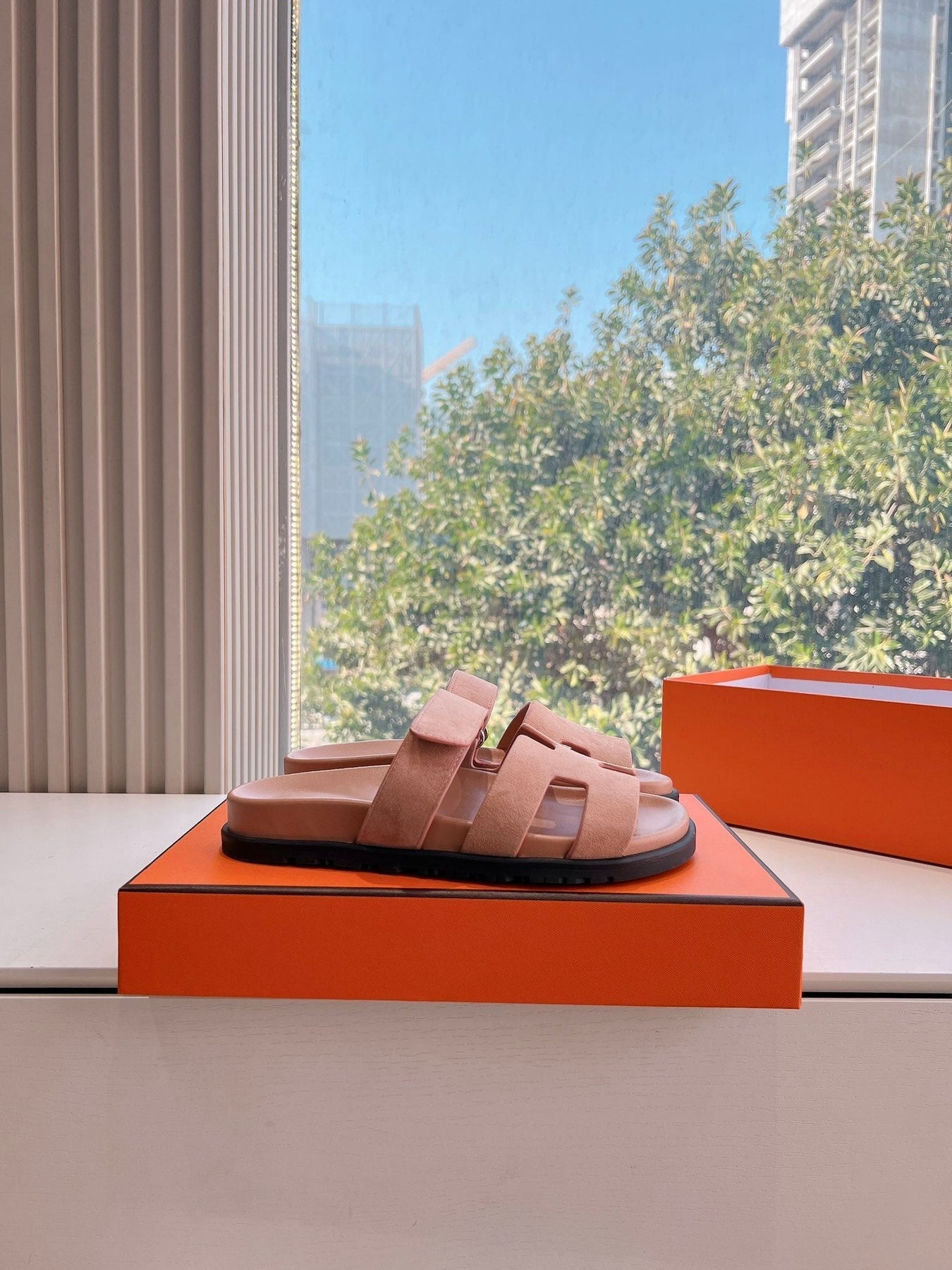 CHYPRE SANDAL IN ROSE PINK SUEDE