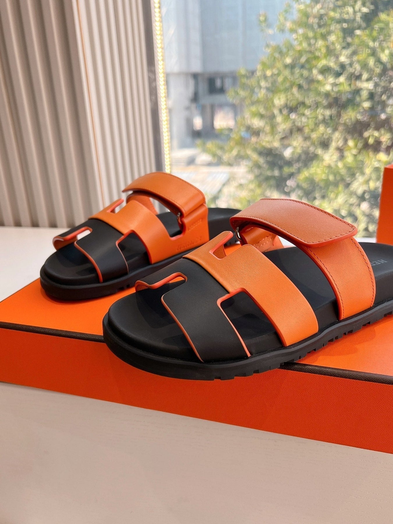 CHYPRE SANDAL IN VIVID ORANGE MIX BLACK CALFSKIN