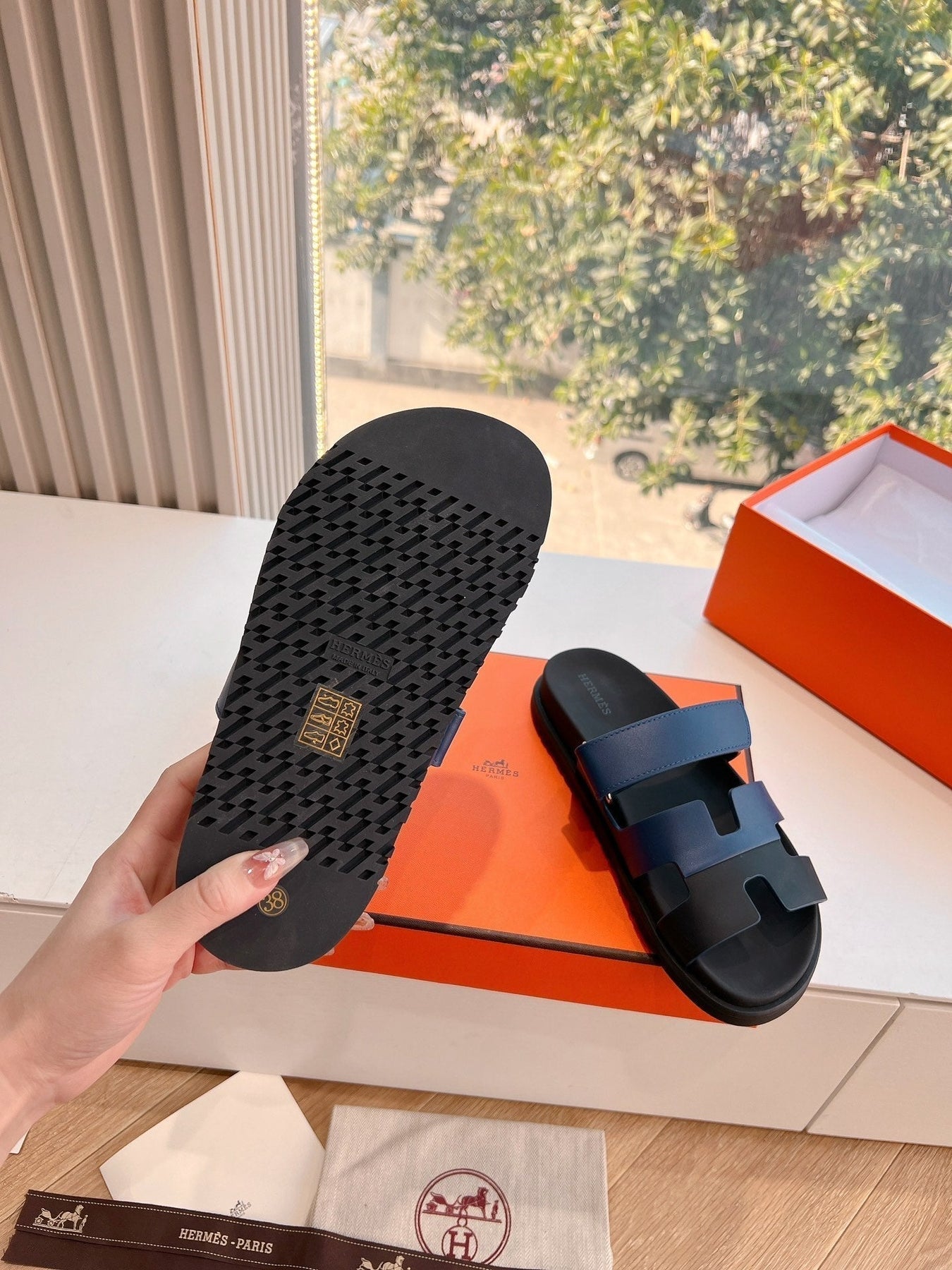 CHYPRE SANDAL IN AEGEAN BLUE MIX BLACK CALFSKIN