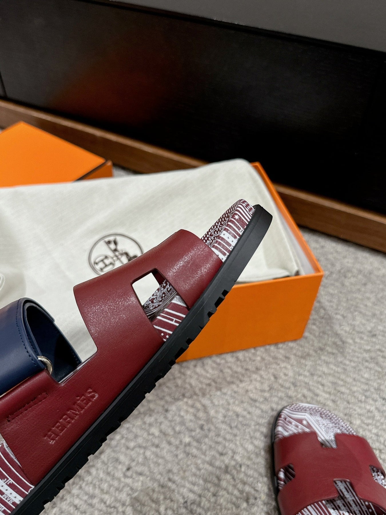 CHYPRE SANDAL BURNT UMBER CALFSKIN UNIQUE