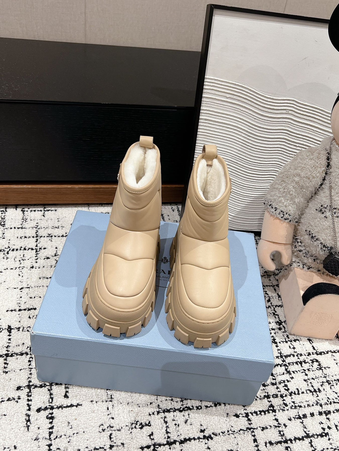 MONOLITH ANKLE BOOTS WITH STRAP IN BUFF BEIGE CALFSKIN AND FLEECE LINING