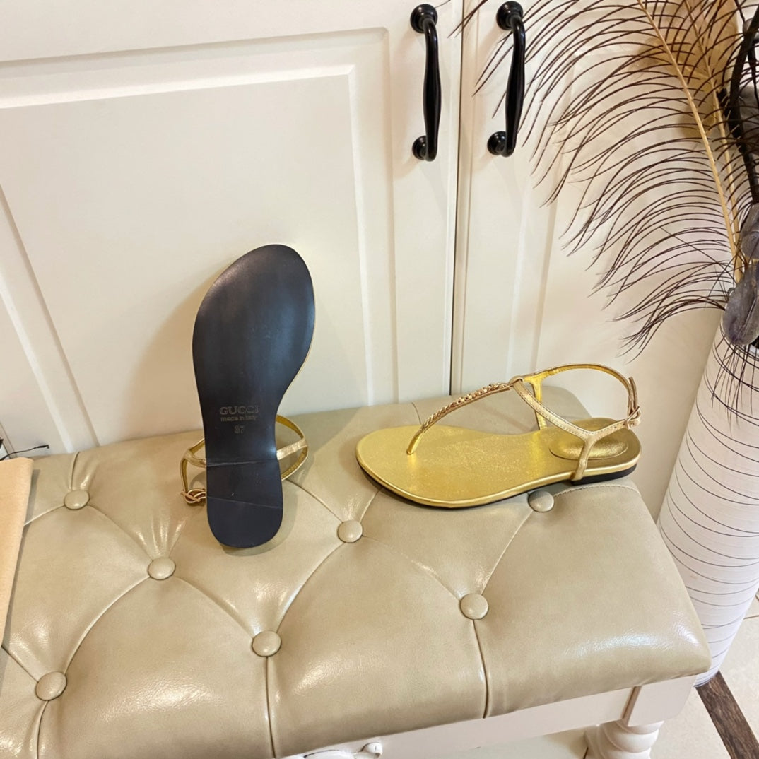 GG SIGNORINA THONG SANDALS IN GOLD SHEEPSKIN