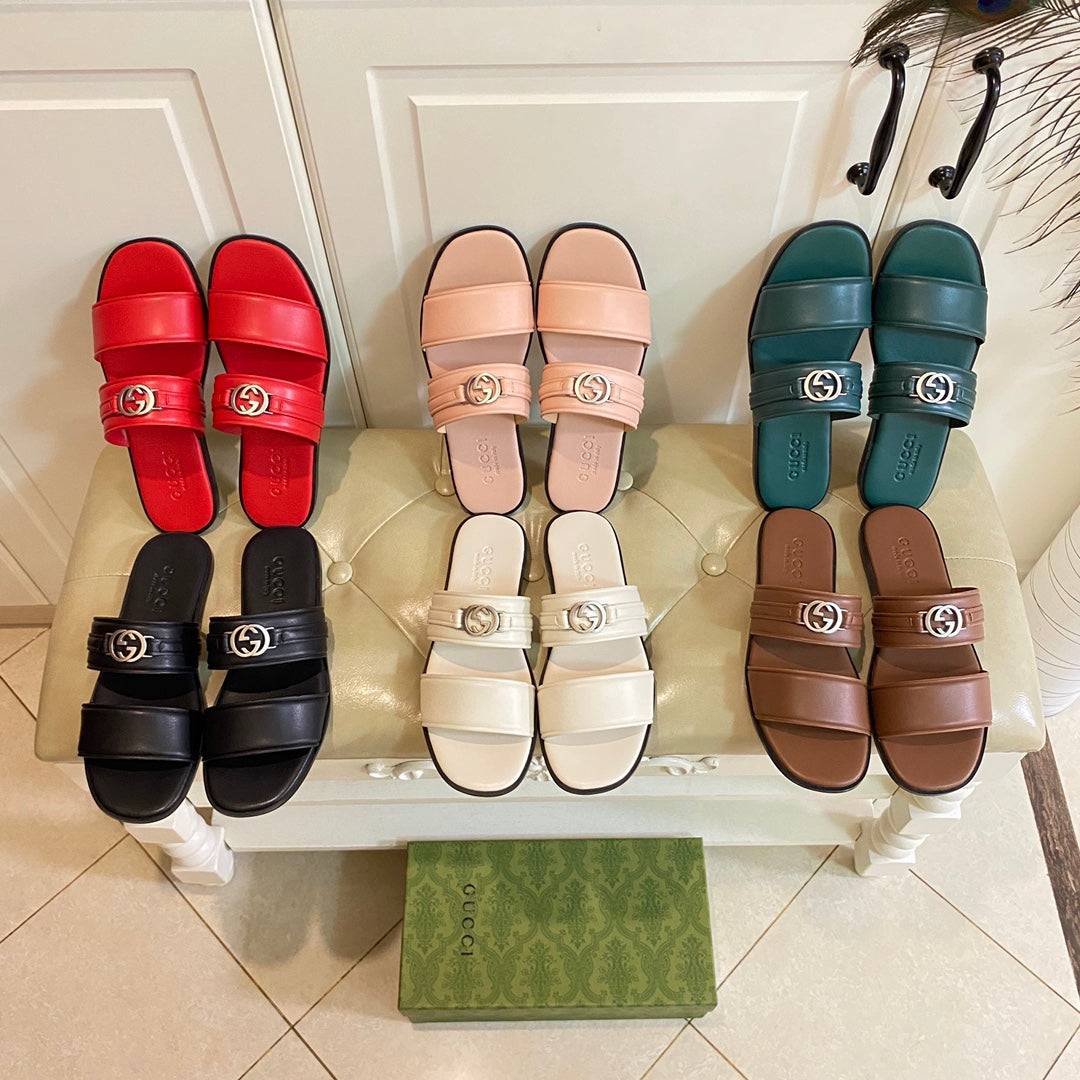 GG SANDAL WITH ROUND INTERLOCKING G IN LIGHT PINK CALFSKIN