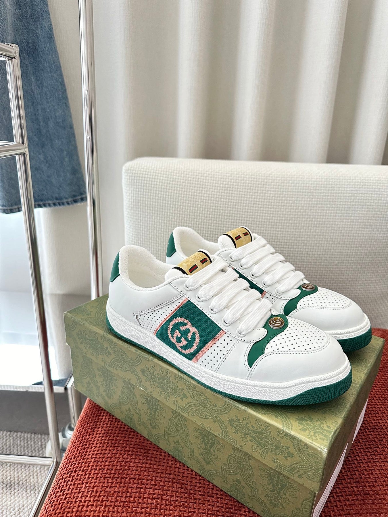 GG SCREENER SNEAKER WHITE AND DARK GREEN CALFSKIN
