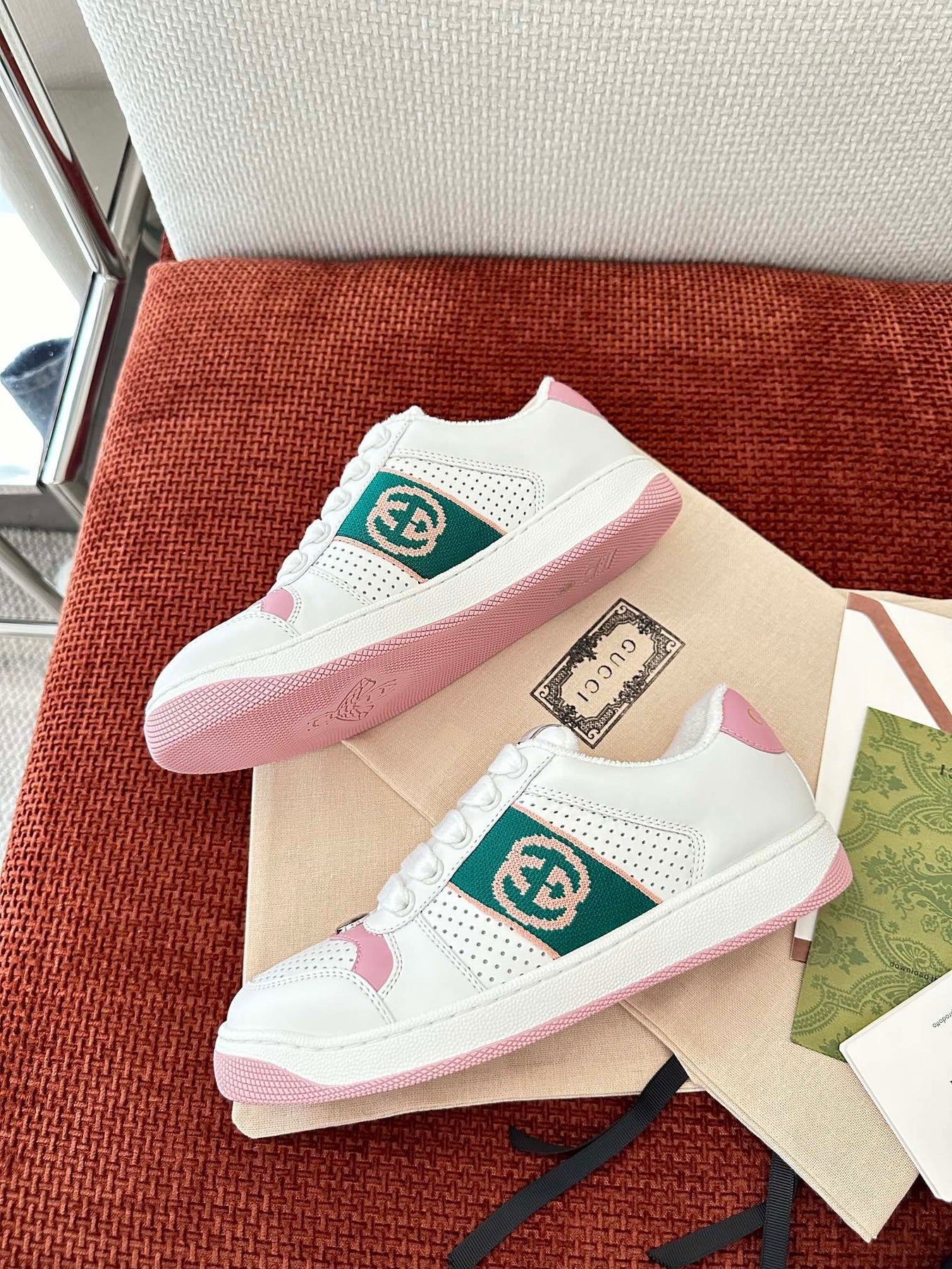 GG SCREENER SNEAKER WHITE AND PINK CALFSKIN
