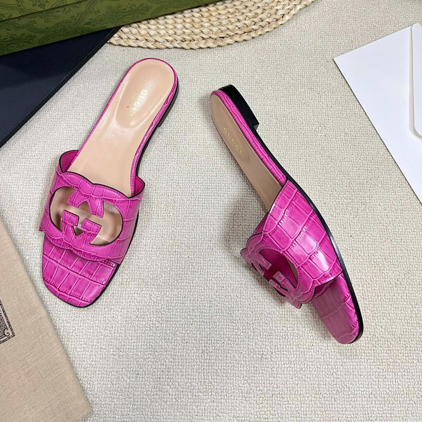 GG Cut Out Slide Sandals Pink