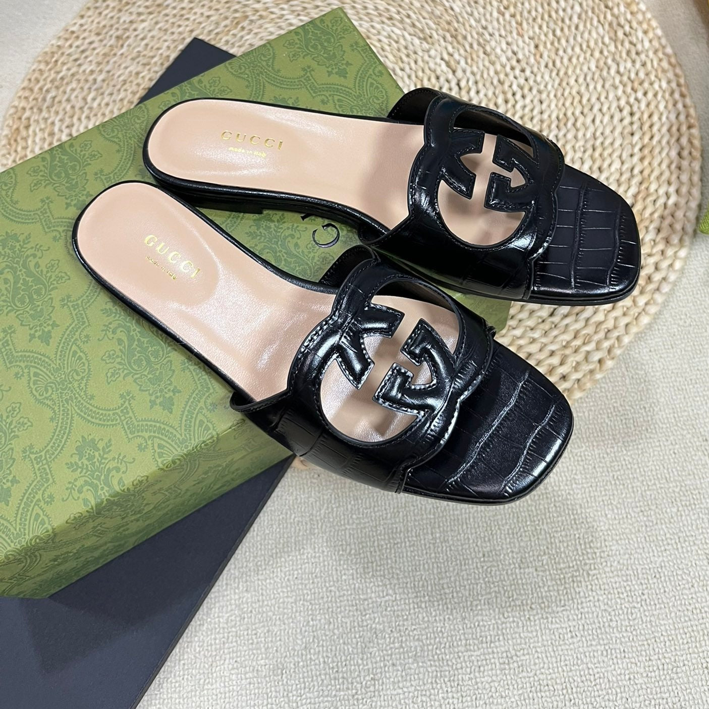 GG Cut Out Slide Sandals Black