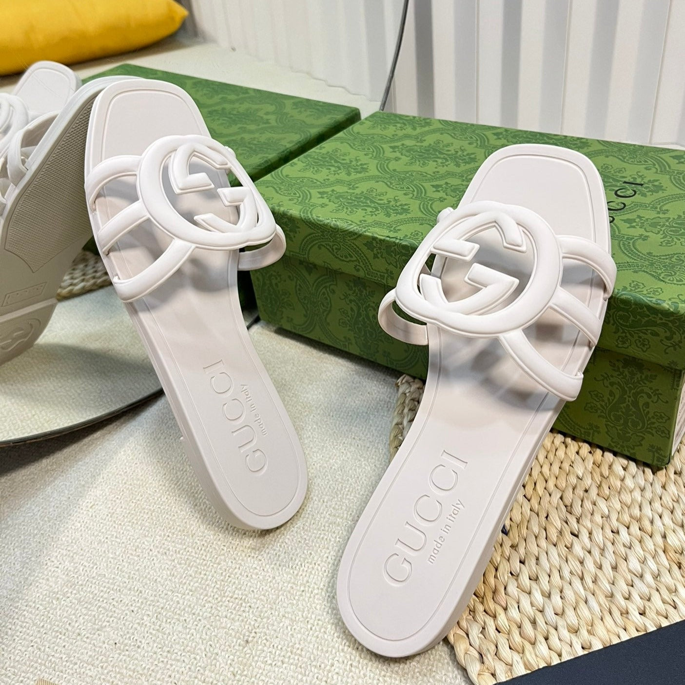 GG Rubber Slide White