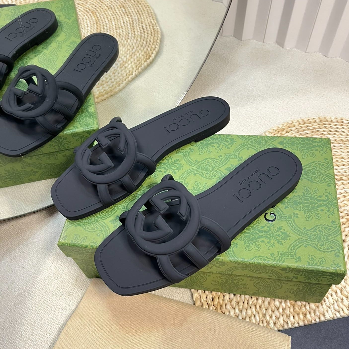 GG Rubber Slide Black