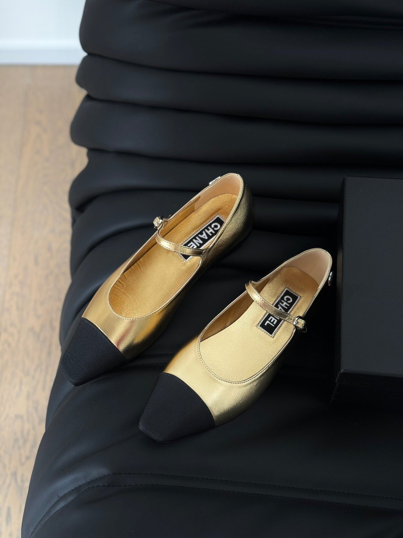 MARY JANE GOLDEN MIX BLACK CALFSKIN