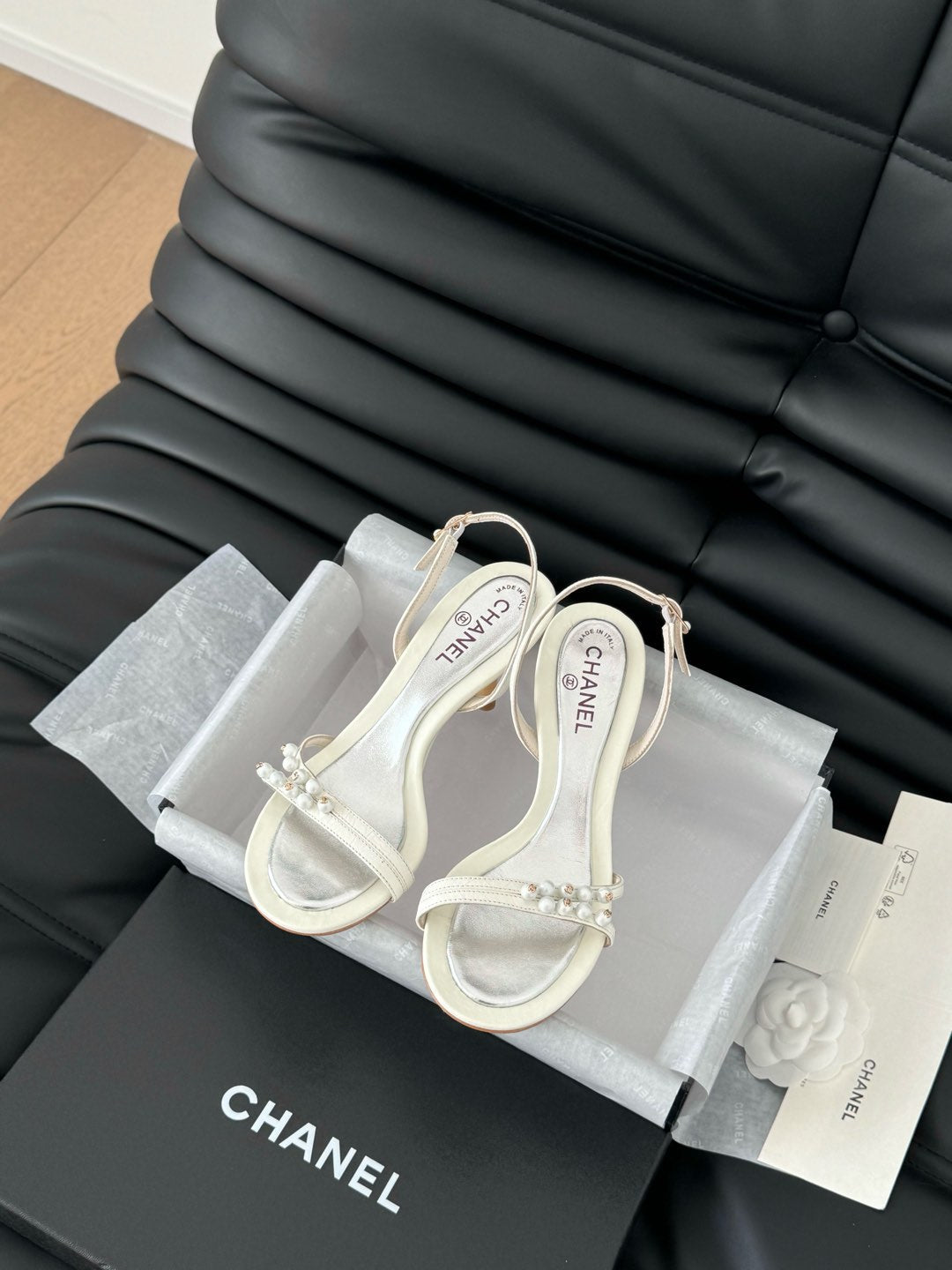 PEARL SANDAL IN WHITE LAMBSKIN 75 MM