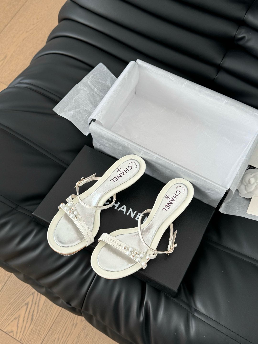 PEARL SANDAL IN WHITE LAMBSKIN 35 MM