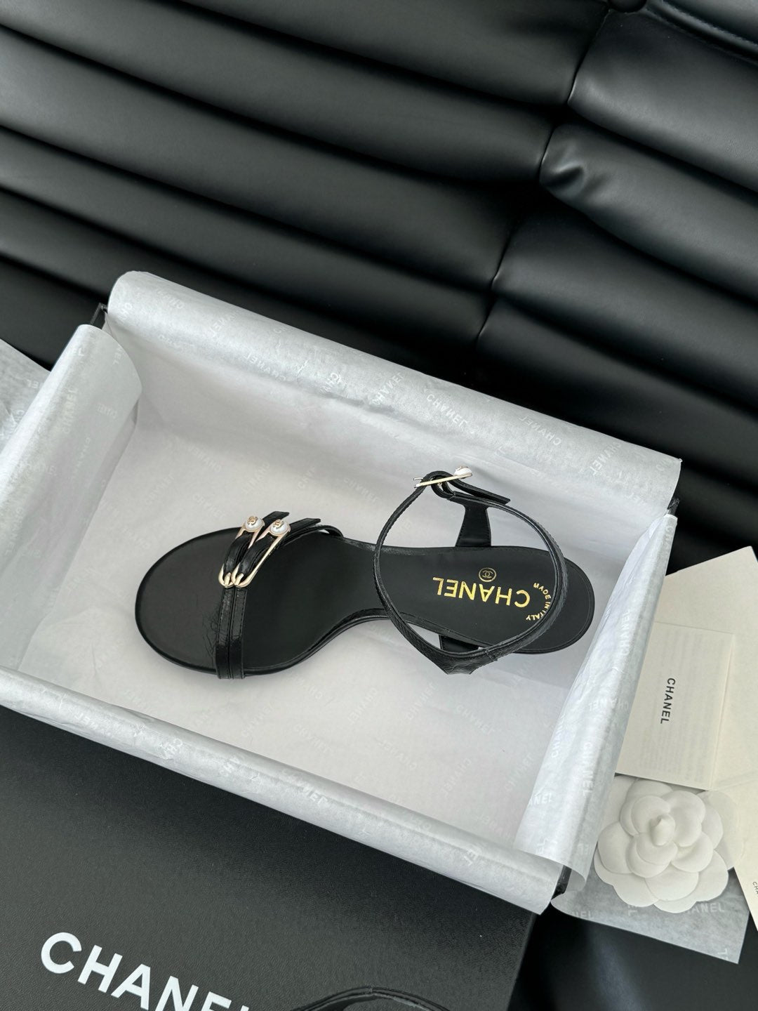 MID-HEEL 35 MM SANDAL IN BLACK SHEEPSKIN