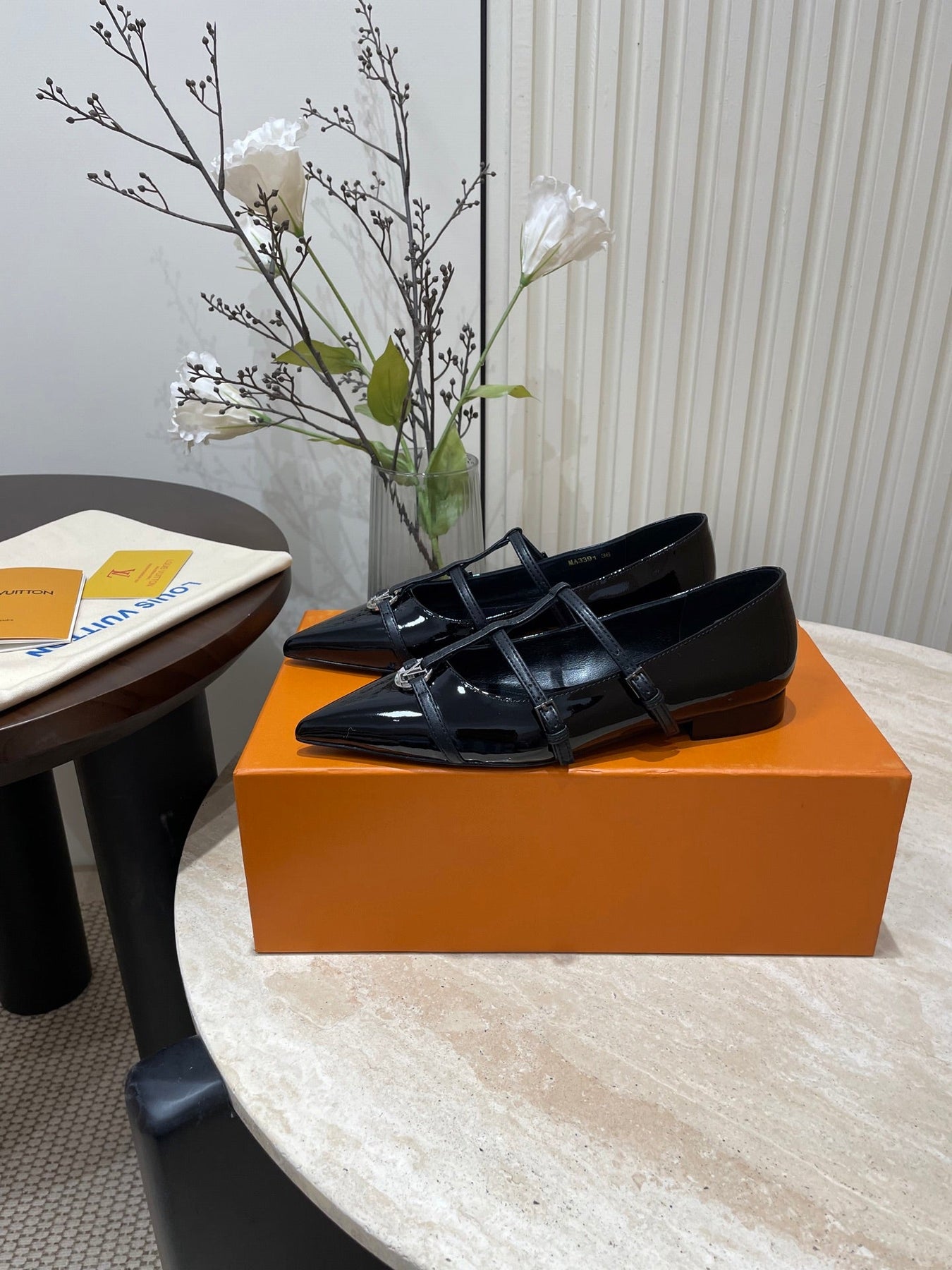 POINTED-TOE TRIPLE-STRAP BALLET FLAT IN BLACK PATENT CALFSKIN