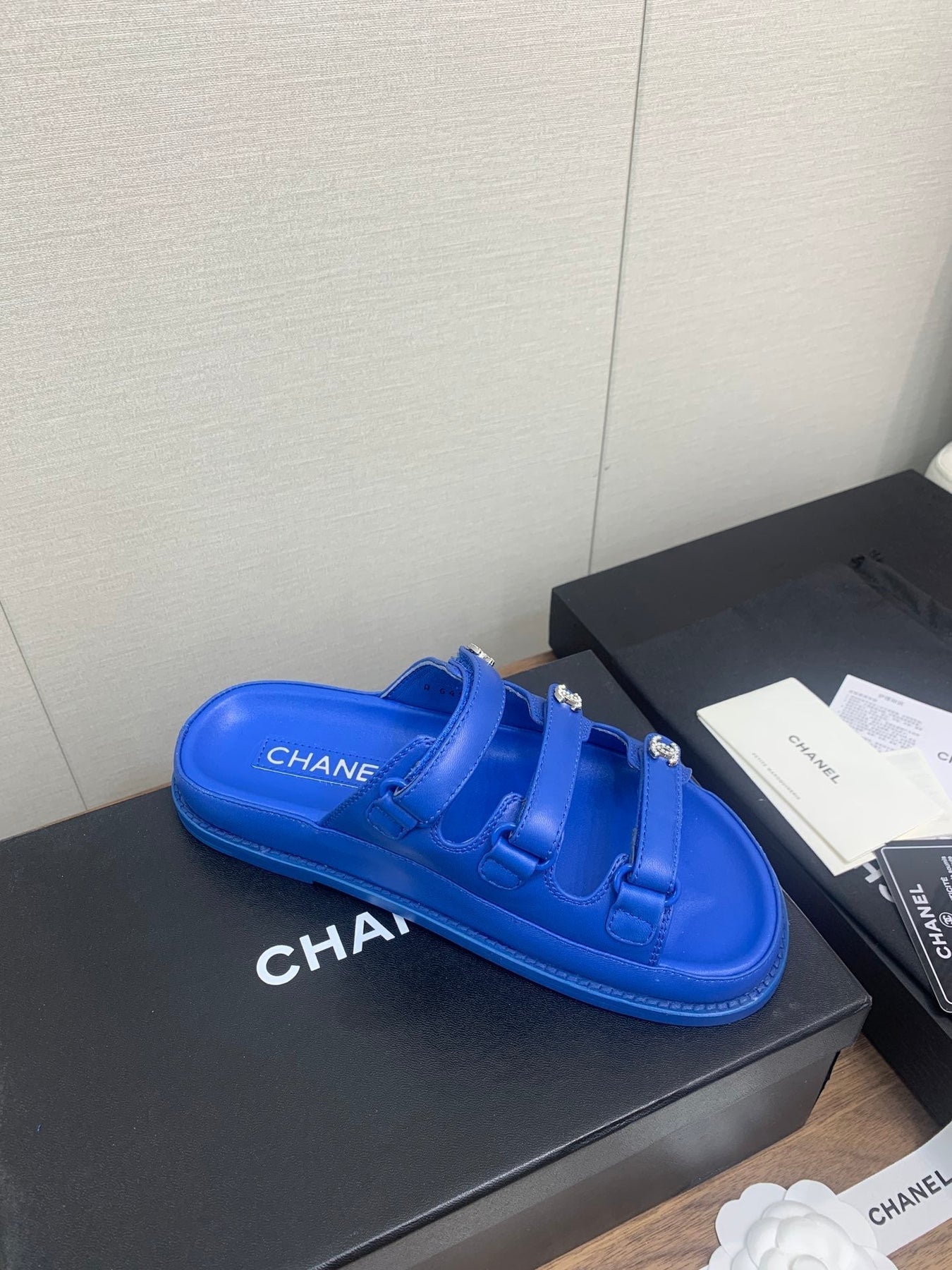 DAD SANDAL IN COBALT BLUE LAMBSKIN MULE