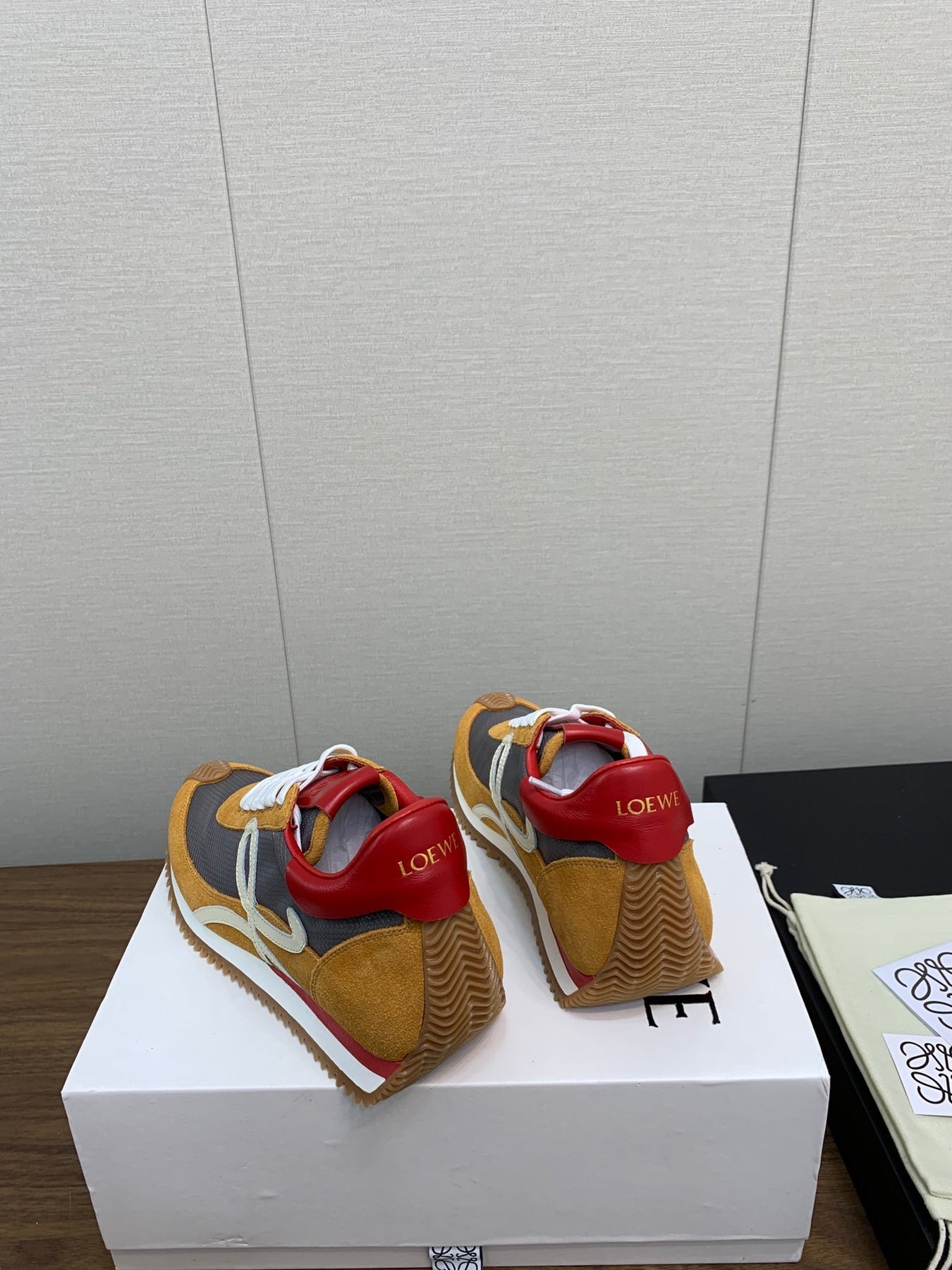 LW FLOW RUNNER SNEAKER BRONZE-ANCHOR SUEDE